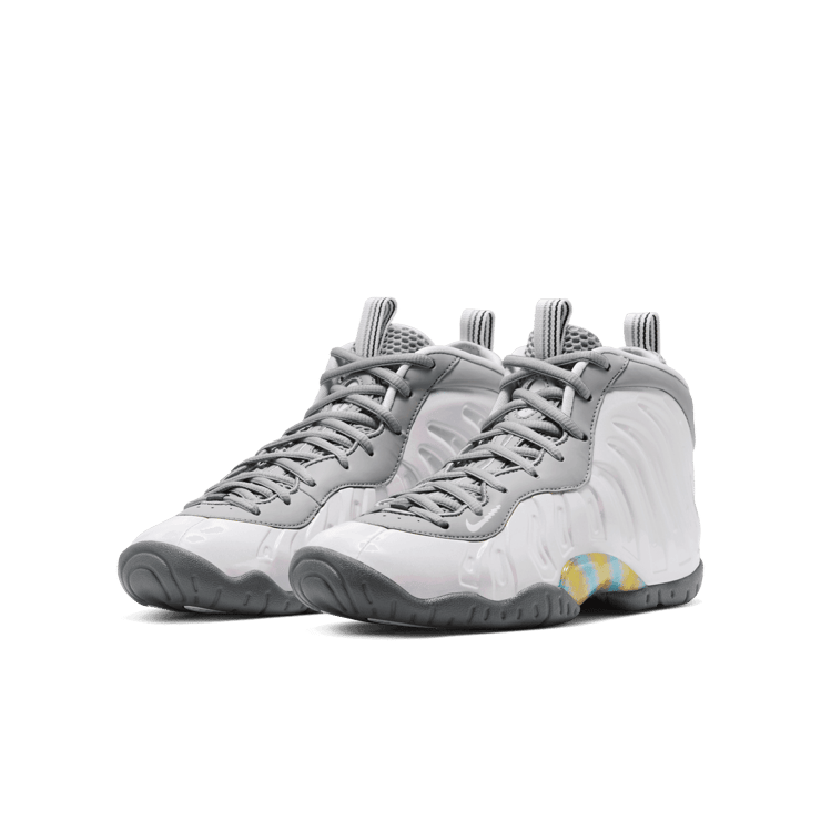 Nike Air Foamposite One Light Smoke Grey (GS) Angle 2