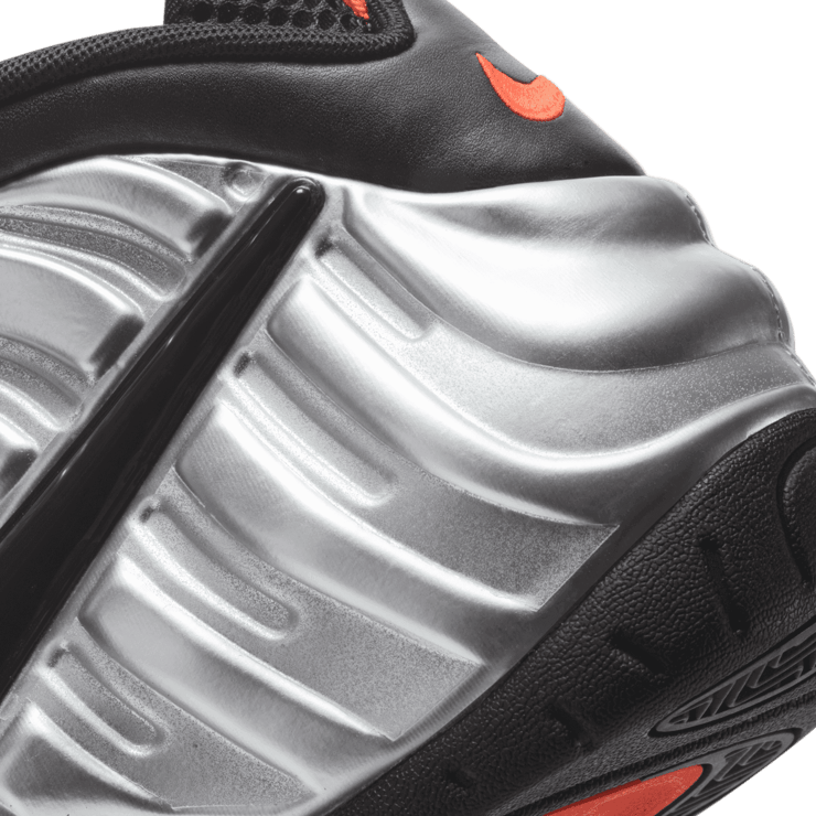 Nike Air Foamposite One Halloween (2020) Angle 5