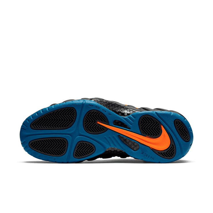 Nike Air Foamposite Pro Knicks Angle 0