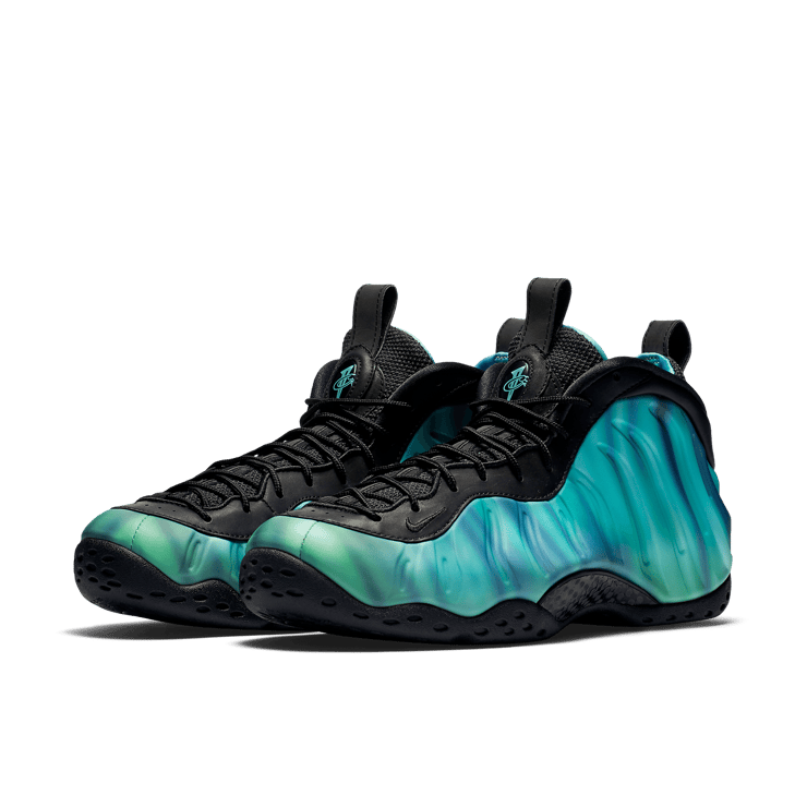 Nike Air Foamposite One Northern Lights Angle 2