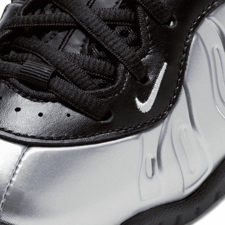 Nike Air Foamposite One Chrome Black (GS) Angle 4
