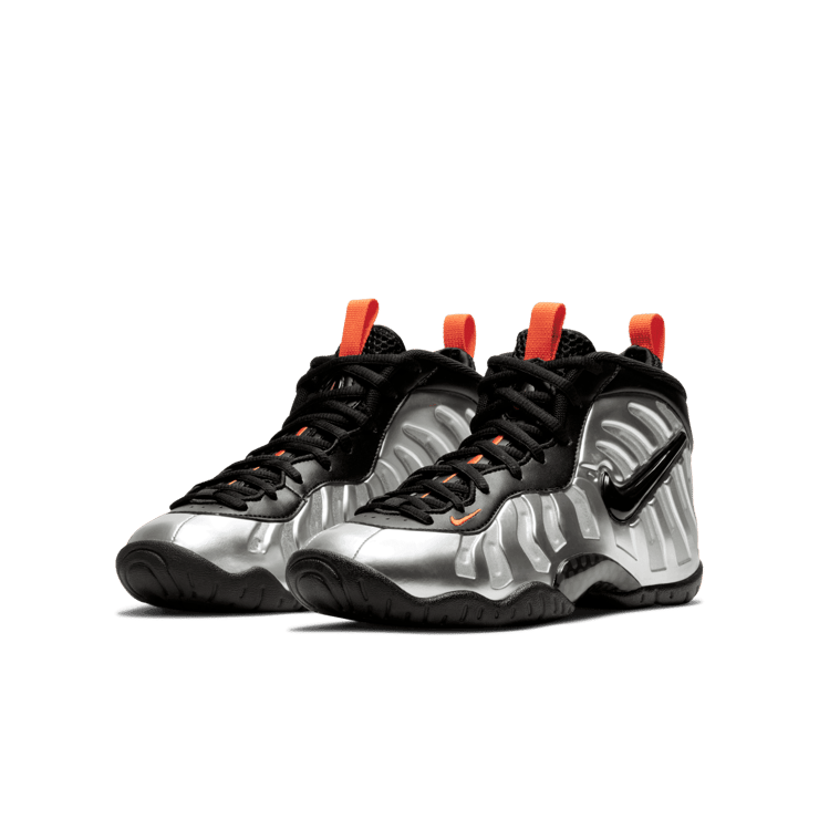 Nike Air Foamposite One Halloween (2020) (GS) Angle 2