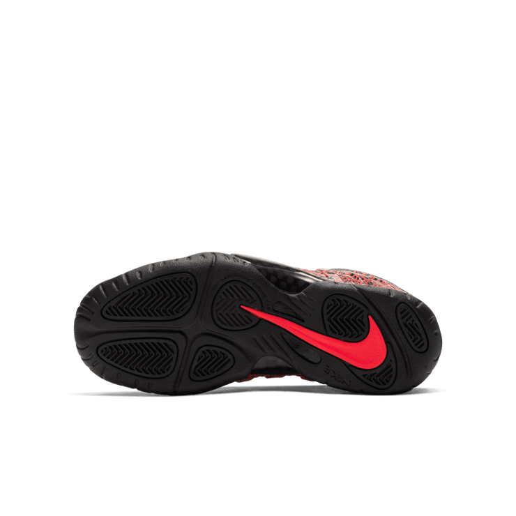 Nike Air Foamposite One Cracked Lava (GS) Angle 0