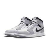 【NIKE】Jordan 1 Mid Light Smoke Grey Anthracite 554724-078 Air Jordan 1 Mid Light Smoke Grey 554724-078 | SneakerNews.com