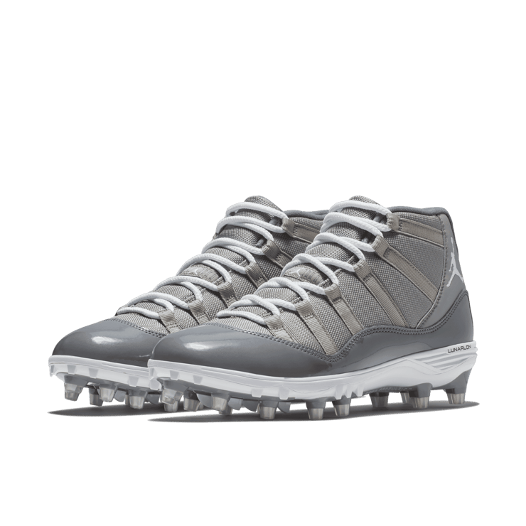 Air Jordan 11 Retro Cleat Cool Grey Angle 2