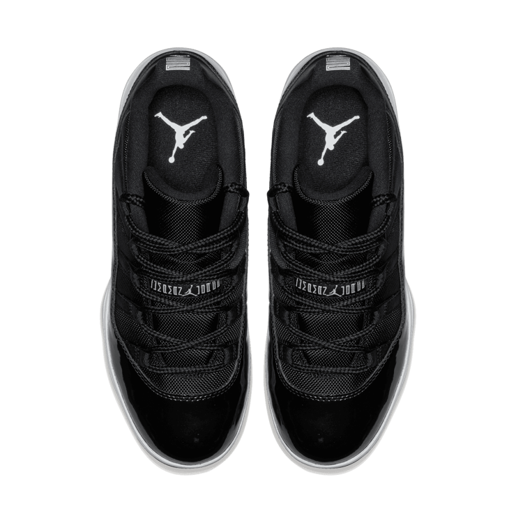 Air Jordan 11 Retro Low Cleat Black Angle 1