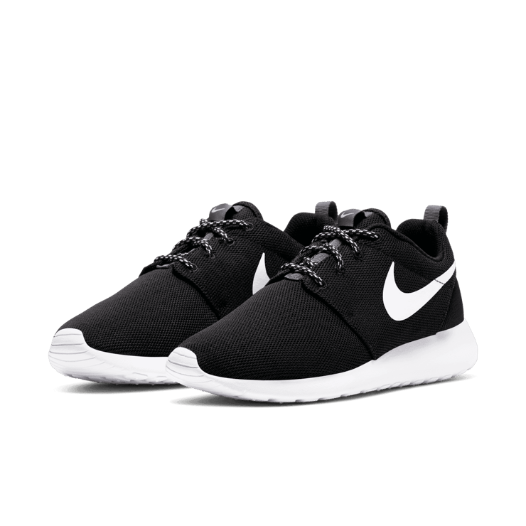 Nike Roshe One Black White (W) Angle 2