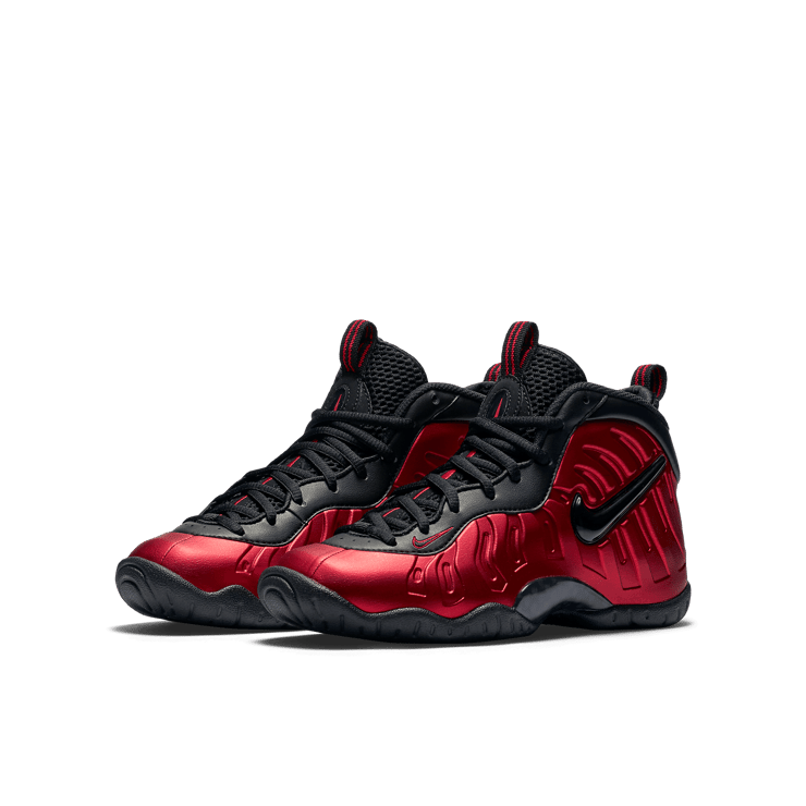 Nike Air Foamposite Pro University Red (GS) Angle 2