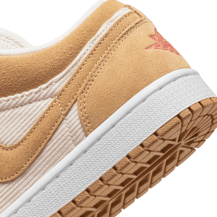 Jordan 1 Low SE Twine Orange Quartz Corduroy (W) Angle 5