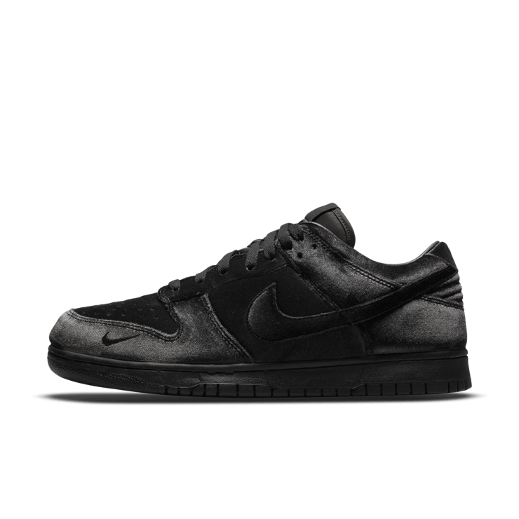 Nike Dunk Low Velvet Dover Street Market Black Angle 3
