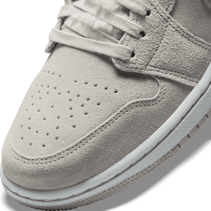 Jordan 1 Low SE Sherpa Fleece (W) Angle 4