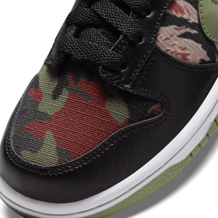 Nike Dunk Low Crazy Camo (GS) Angle 4