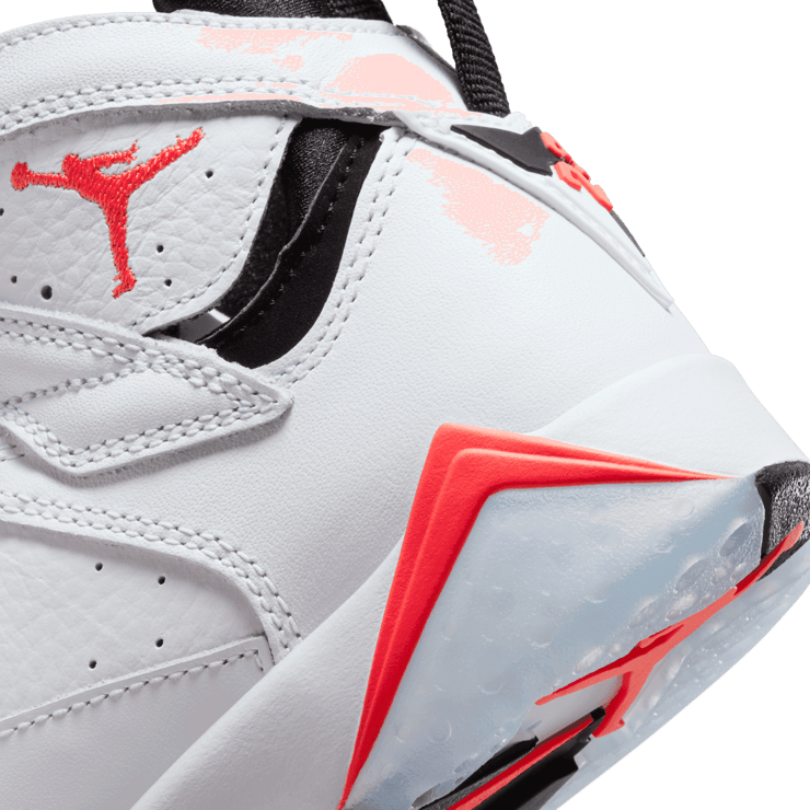 Air Jordan 7 Retro White Infrared (GS) Angle 5