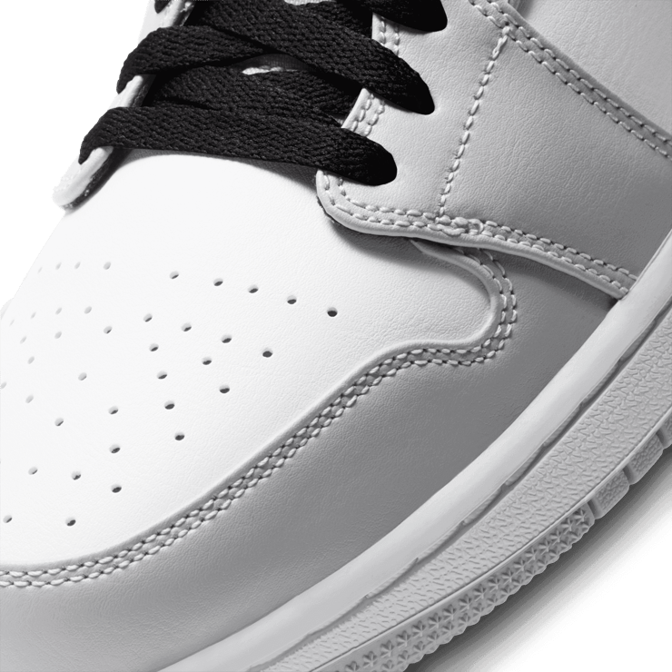 Air Jordan 1 Mid Light Smoke Grey Angle 4