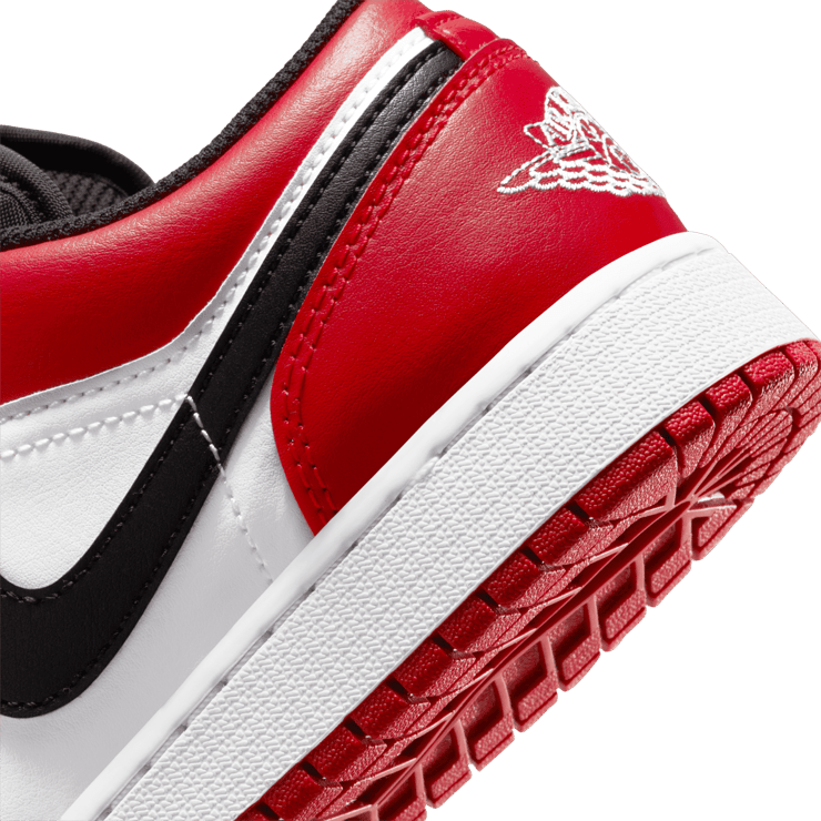 Air Jordan 1 Low Bred Toe (GS) Angle 5