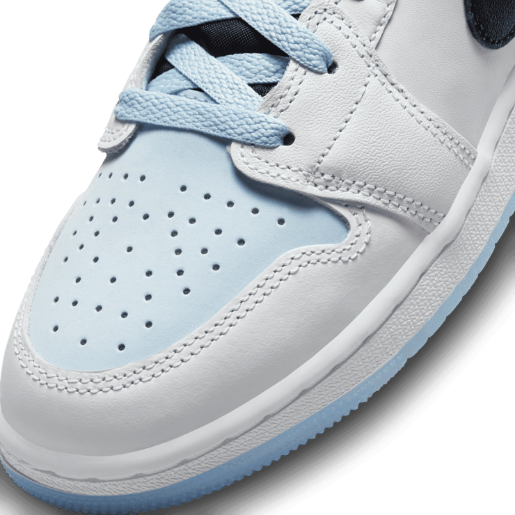 Air Jordan 1 Mid SE Ice Blue (2023) (GS) Angle 4