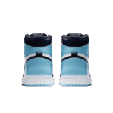 Air Jordan 1 Retro High UNC Patent (W) Angle 3