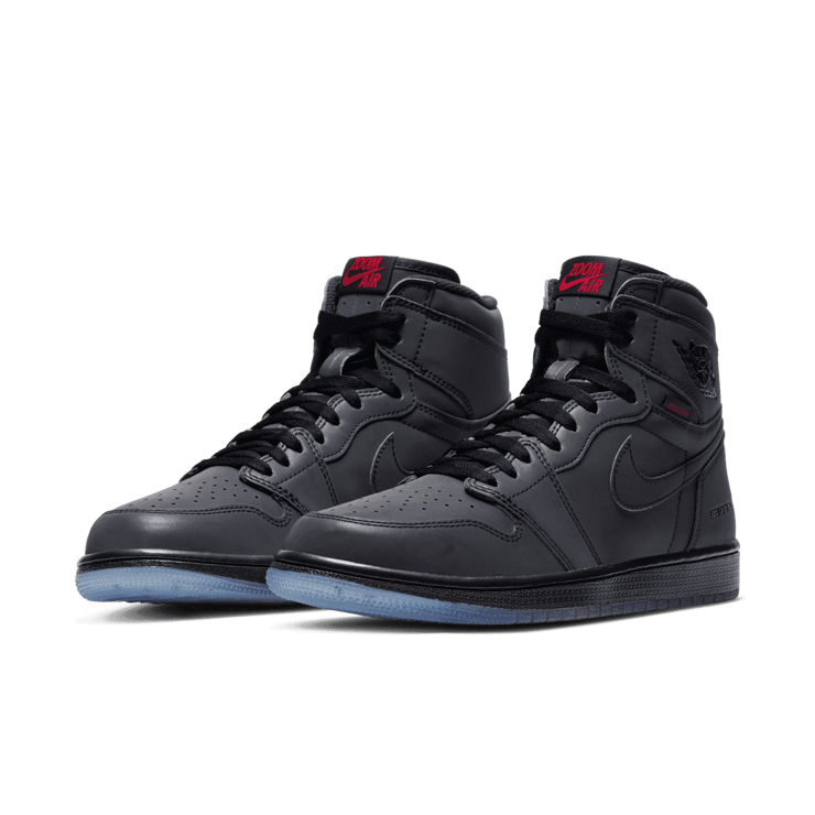 Air Jordan 1 Retro High Zoom Fearless Angle 2