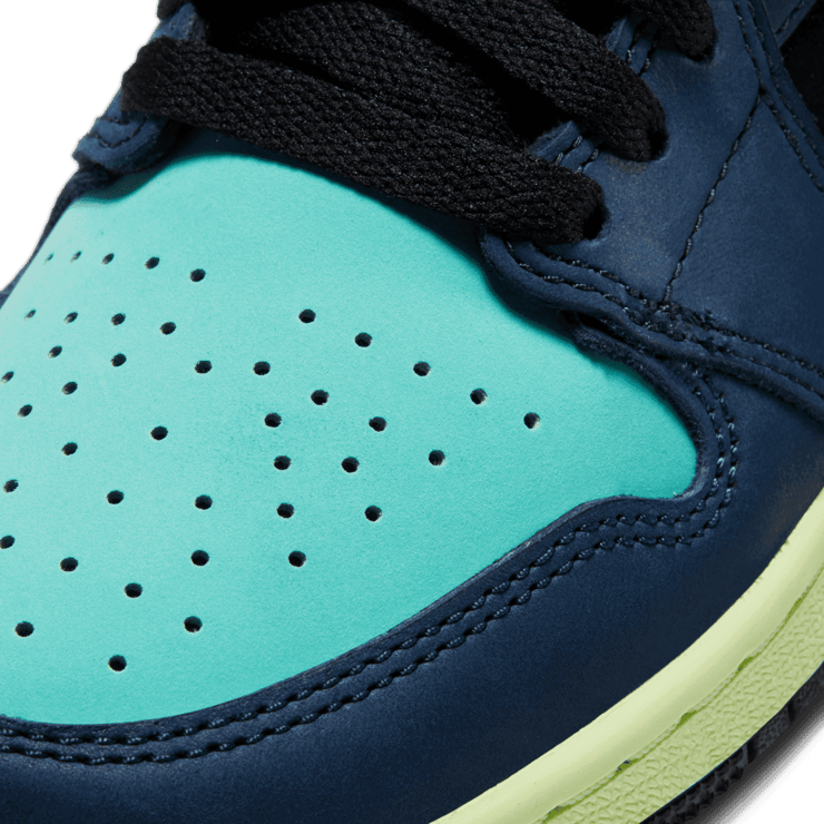 Air Jordan 1 Retro High Tokyo Bio Hack (GS) Angle 4