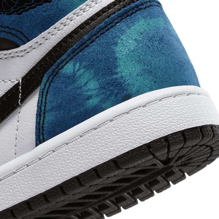 Air Jordan 1 Retro High Tie Dye (PS) Angle 5