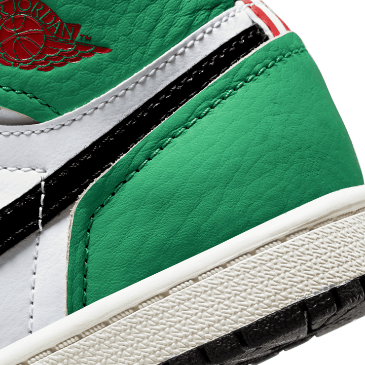 Air Jordan 1 Retro High Lucky Green (PS) Angle 5