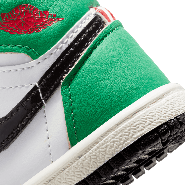 Air Jordan 1 Retro High Lucky Green (TD) Angle 5