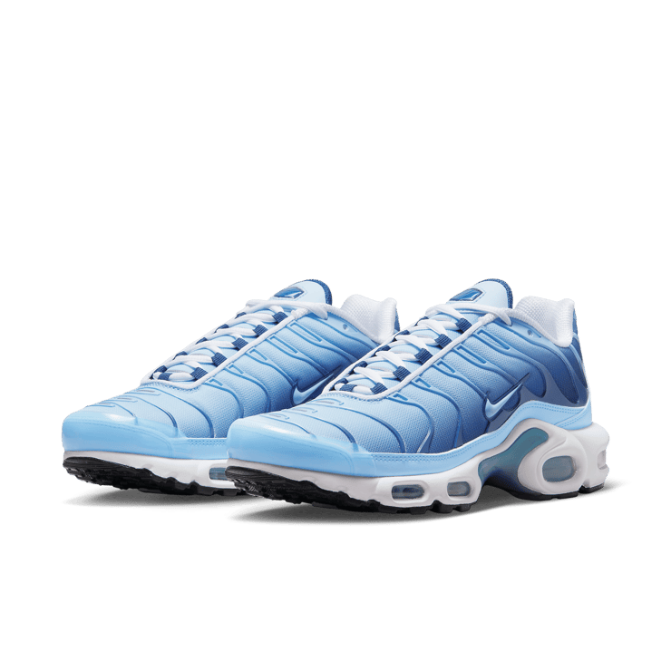 Nike Air Max Plus Celestine Blue Angle 2