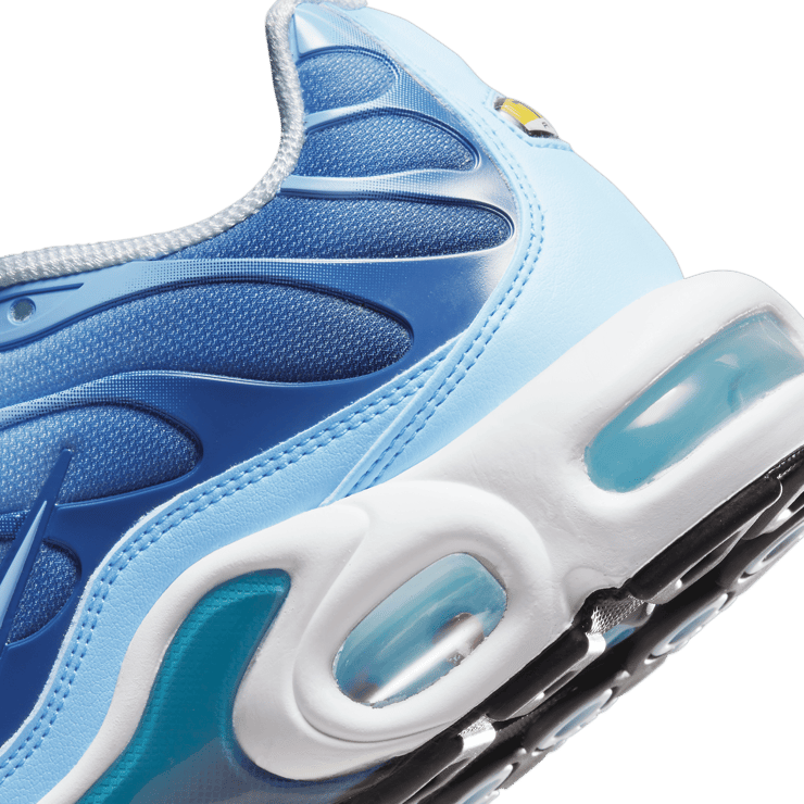 Nike Air Max Plus Celestine Blue Angle 5