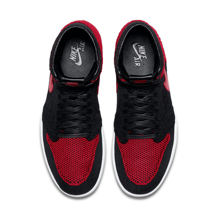 Air Jordan 1 Retro High Flyknit Bred Angle 1