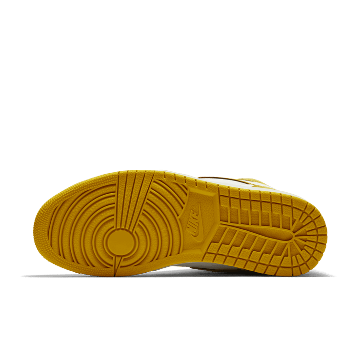 Air Jordan 1 Retro High Yellow Ochre Angle 0
