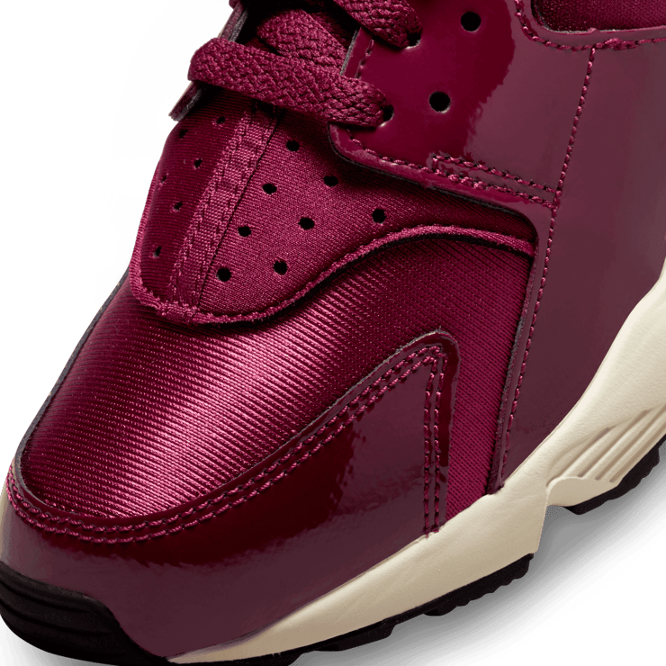 Nike Air Huarache Dark Beetroot (W) Angle 4