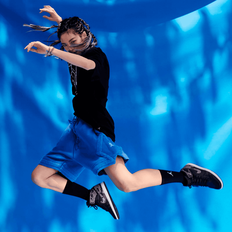 Air Jordan 1 Retro High Black Snake (W) Angle 5