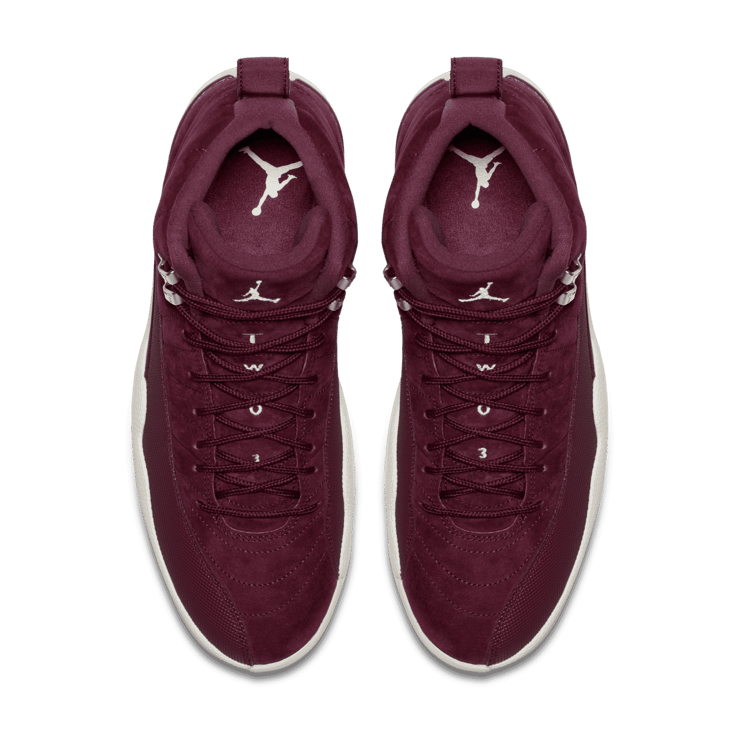 Air Jordan 12 Retro Bordeaux Angle 1