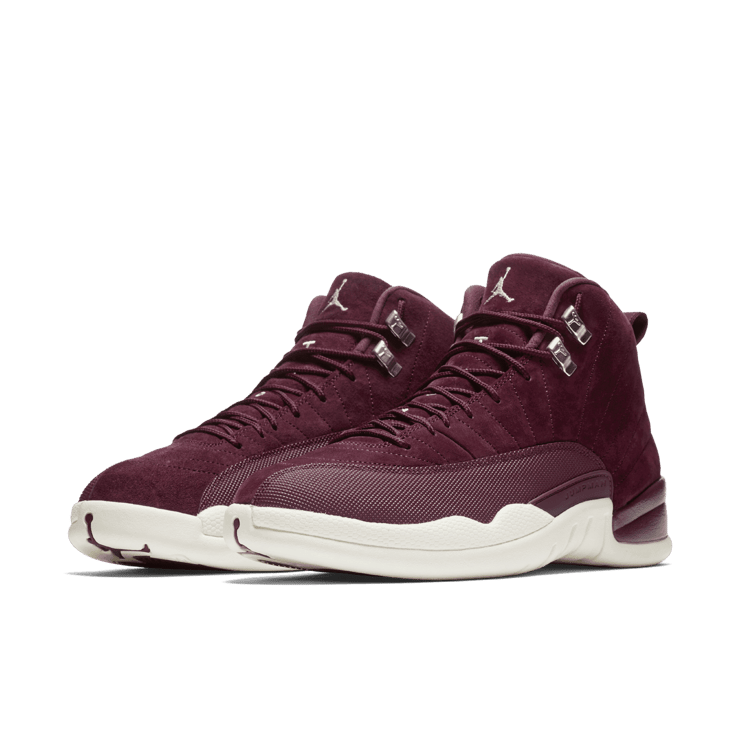 Air Jordan 12 Retro Bordeaux Angle 2