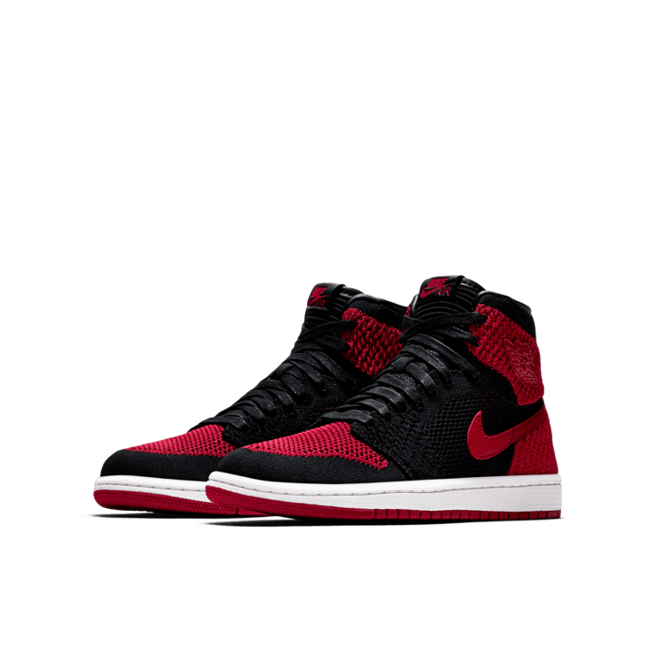 Air Jordan 1 Retro High Flyknit Bred (GS) Angle 2