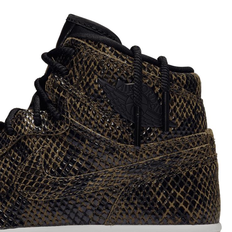 Air Jordan 1 Retro High Snakeskin (W) Angle 4