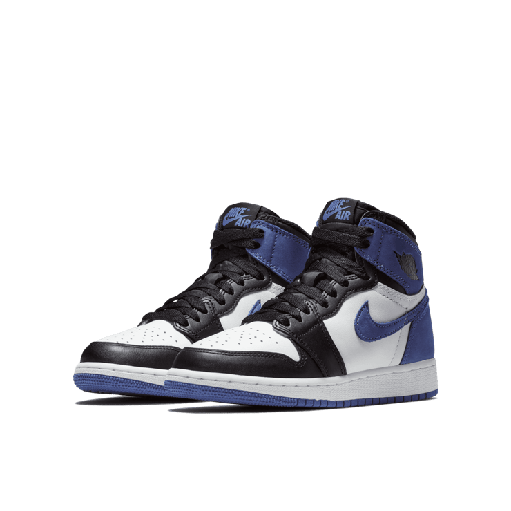 Air Jordan 1 Retro High Blue Moon (GS) Angle 2