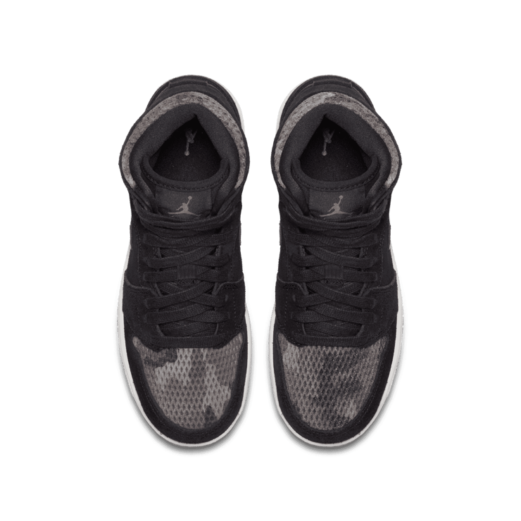 Air Jordan 1 Retro High Heiress Camo (GS) Angle 1