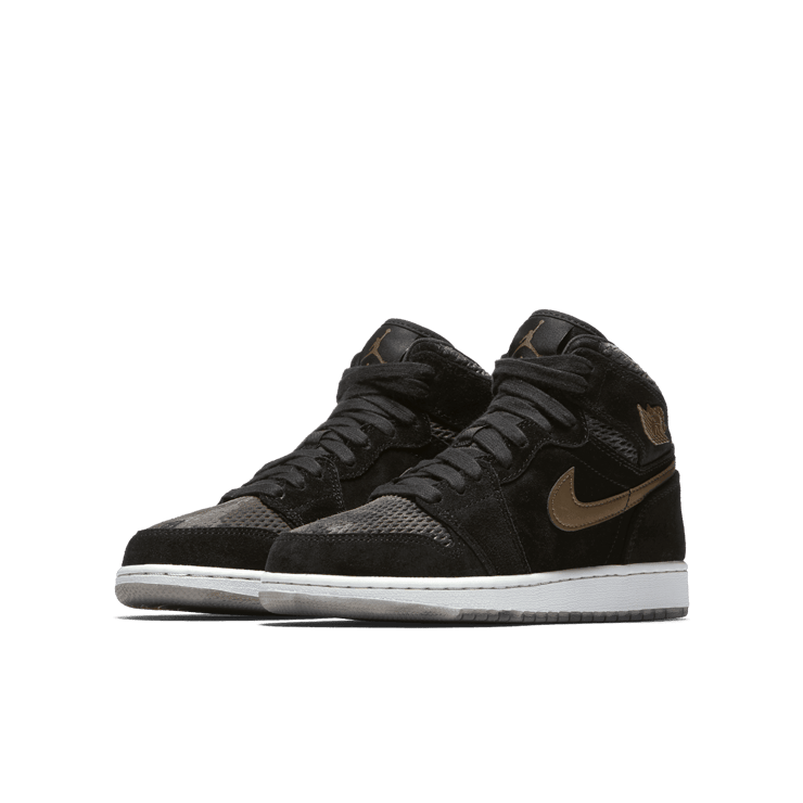 Air Jordan 1 Retro High Heiress Camo (GS) Angle 2