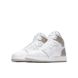 Air Jordan 1 Retro High Linen (GS) Angle 2