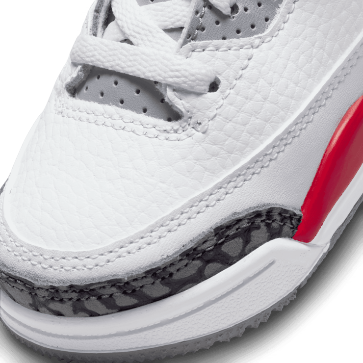 Air Jordan 3 Retro Fire Red (2022) (TD) Angle 4