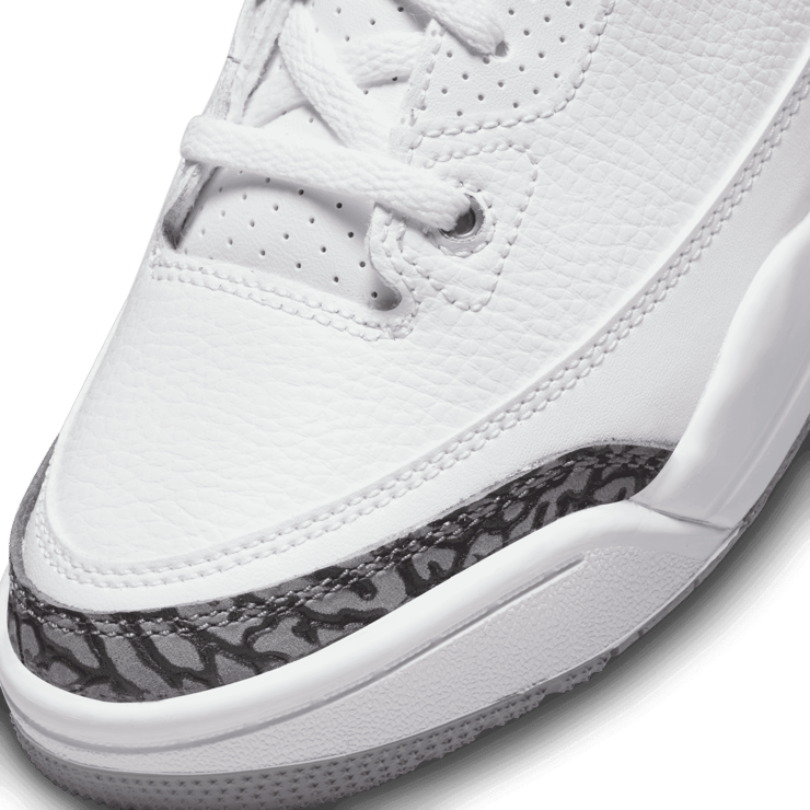 Air Jordan 3 Retro Dark Iris (PS) Angle 4