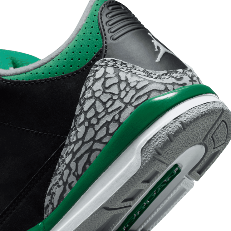 Air Jordan 3 Retro Pine Green (PS) Angle 5