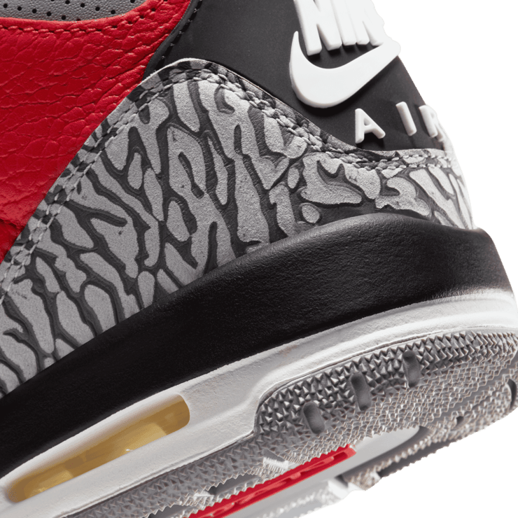 Air Jordan 3 Retro SE Fire Red (GS) Angle 5