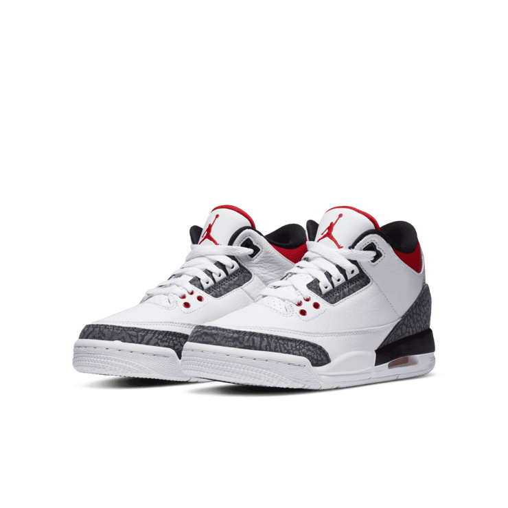 Air Jordan 3 Retro SE Fire Red Denim (GS) Angle 2
