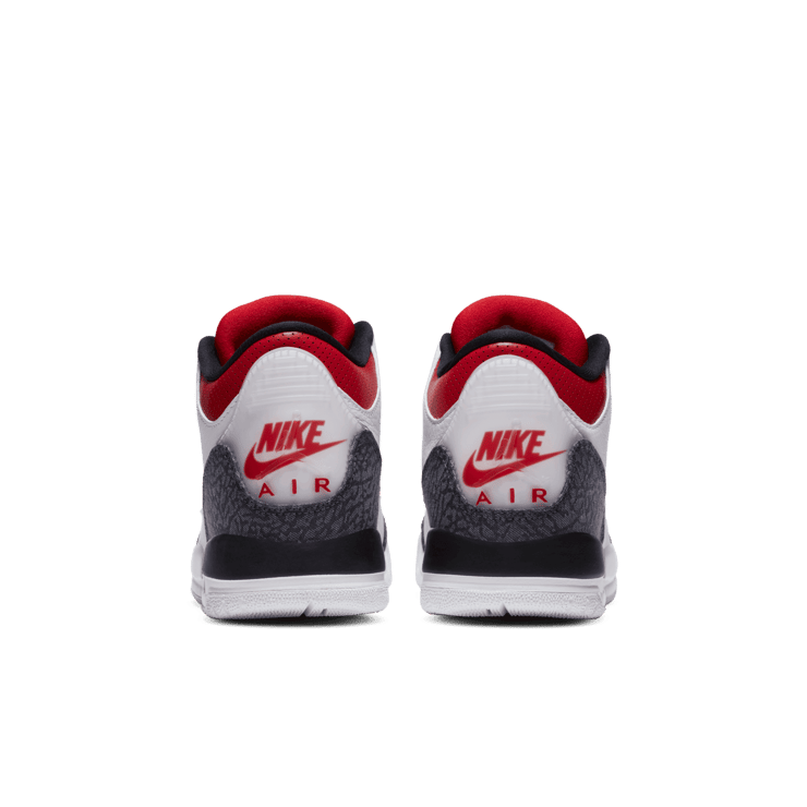 Air Jordan 3 Retro SE Fire Red Denim (GS) Angle 3