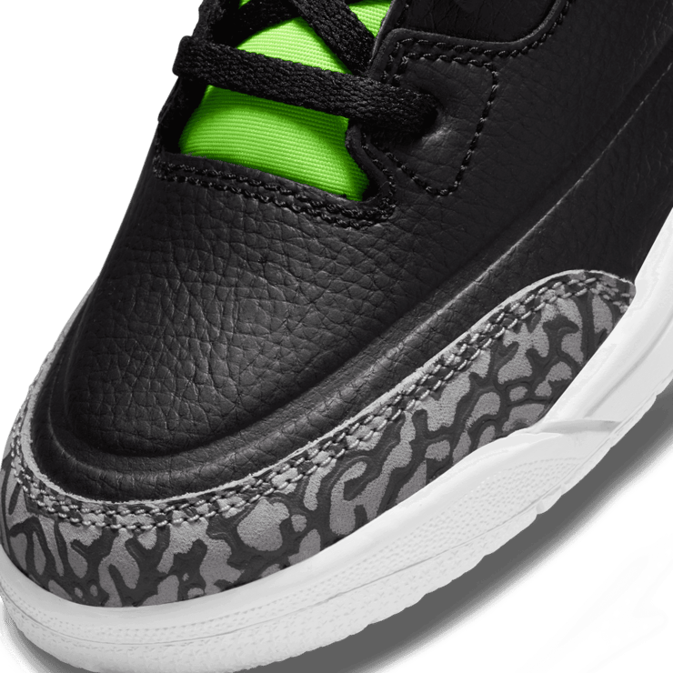 Air Jordan 3 Retro Electric Green (PS) Angle 4
