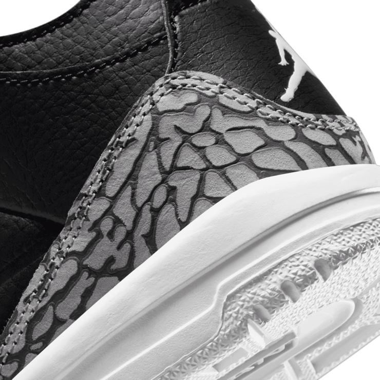 Air Jordan 3 Retro Electric Green (PS) Angle 5