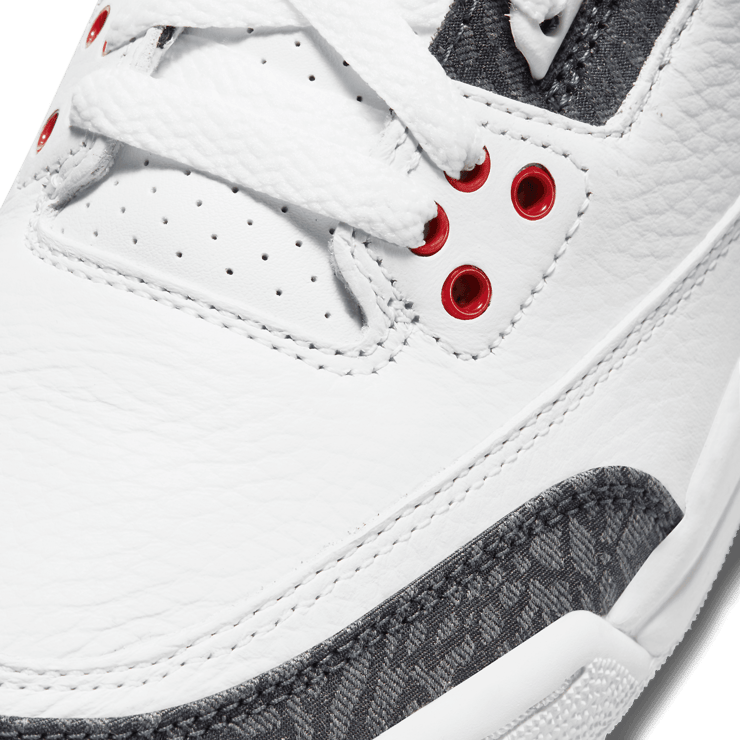 Air Jordan 3 Retro SE-T JP Fire Red Denim (GS) Angle 4