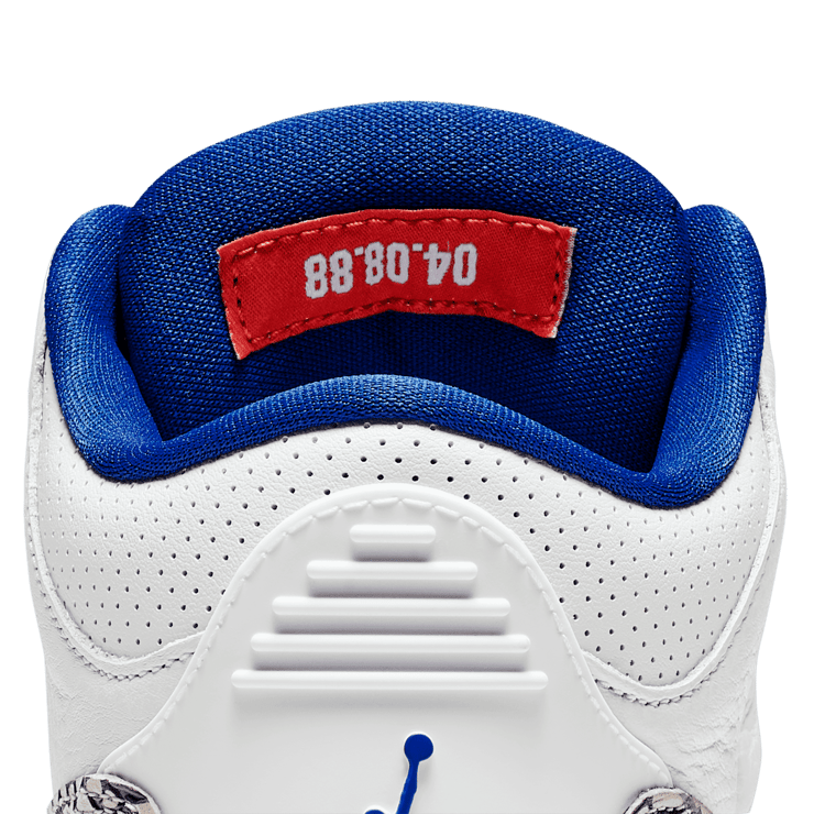 Air Jordan 3 Retro Knicks (GS) Angle 4